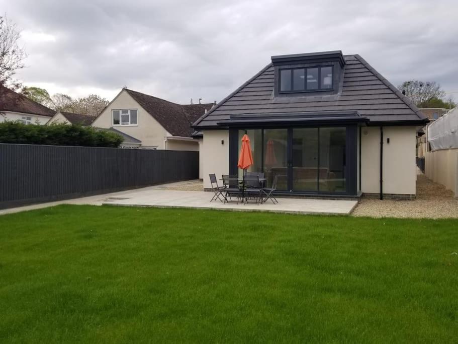 Rosey Lodge -1Bedroom Cousy Flat - Parking, Netflix, Wifi - Close To Blenheim Palace & Oxford - F5 Кидлингтън Екстериор снимка