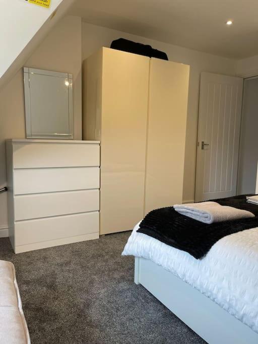 Rosey Lodge -1Bedroom Cousy Flat - Parking, Netflix, Wifi - Close To Blenheim Palace & Oxford - F5 Кидлингтън Екстериор снимка