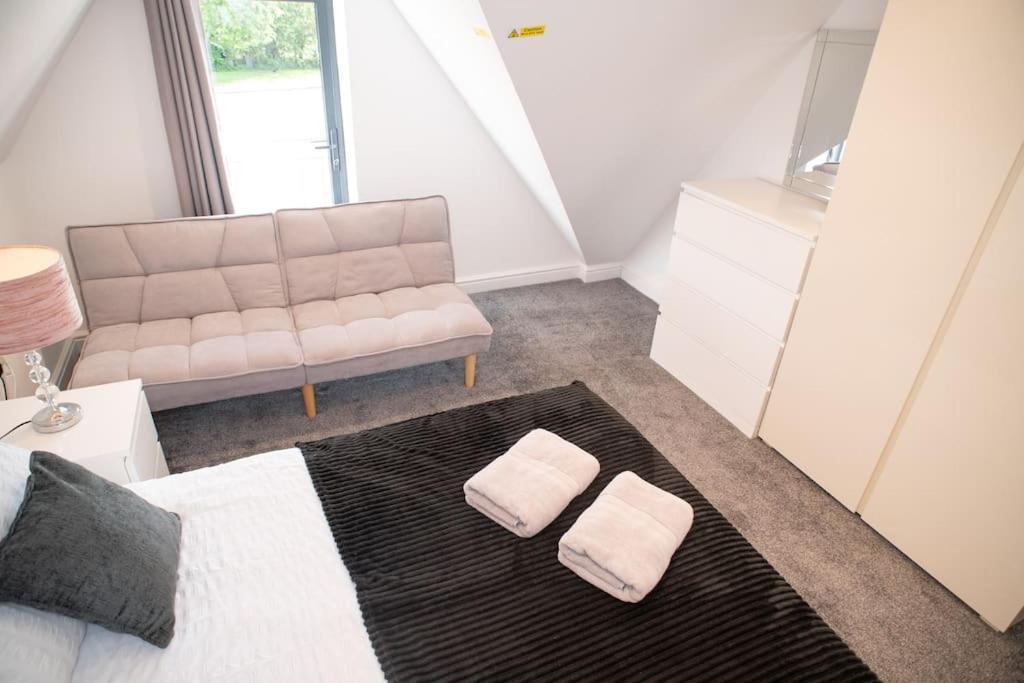 Rosey Lodge -1Bedroom Cousy Flat - Parking, Netflix, Wifi - Close To Blenheim Palace & Oxford - F5 Кидлингтън Екстериор снимка